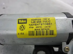 Foto de MOTOR LIMPIA TRASERO SEAT LEON (1M1) 1.8 20V (125 CV / 92 KW) referencia 1J6955711C foto 3