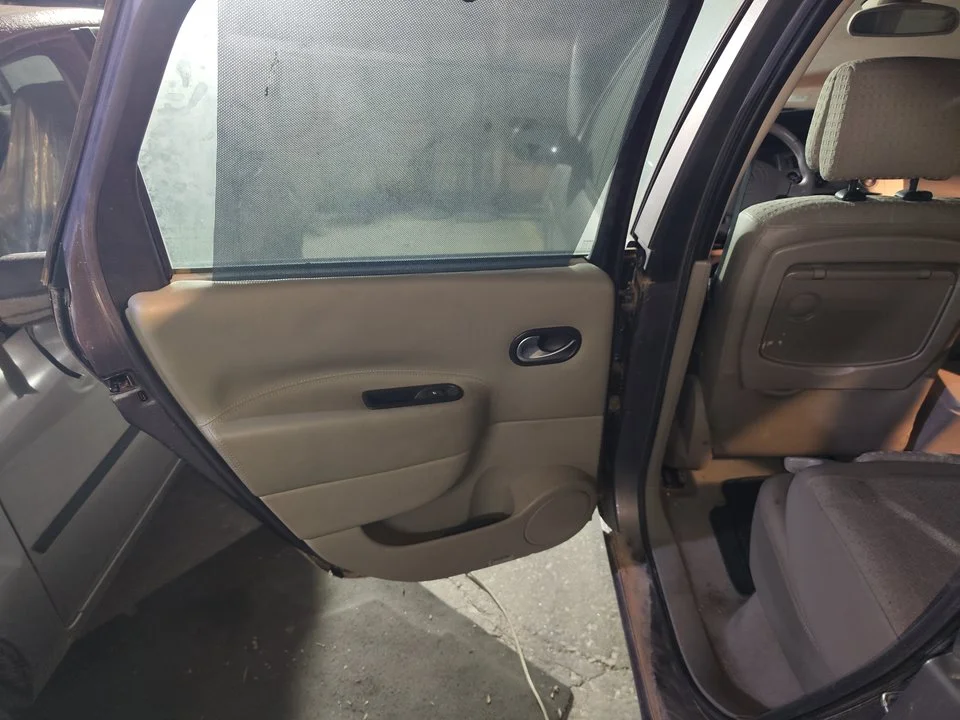 Foto de ELEVALUNAS TRASERO IZQUIERDO RENAULT SCENIC II (JM) 1.9 dCi Diesel (120 CV / 88 KW) referencia 8200130627