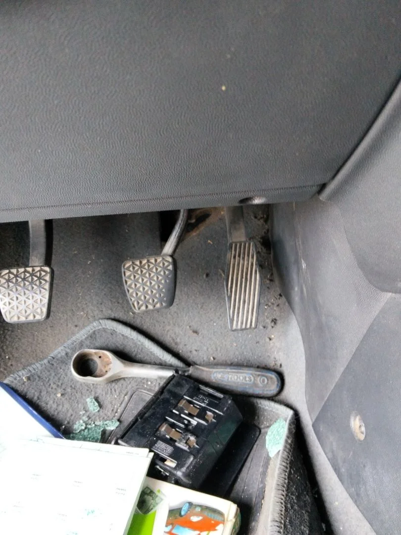 Foto de PEDAL FRENO OPEL CORSA C 1.2 16V CAT (Z 12 XE / LW4) (75 CV / 55 KW)