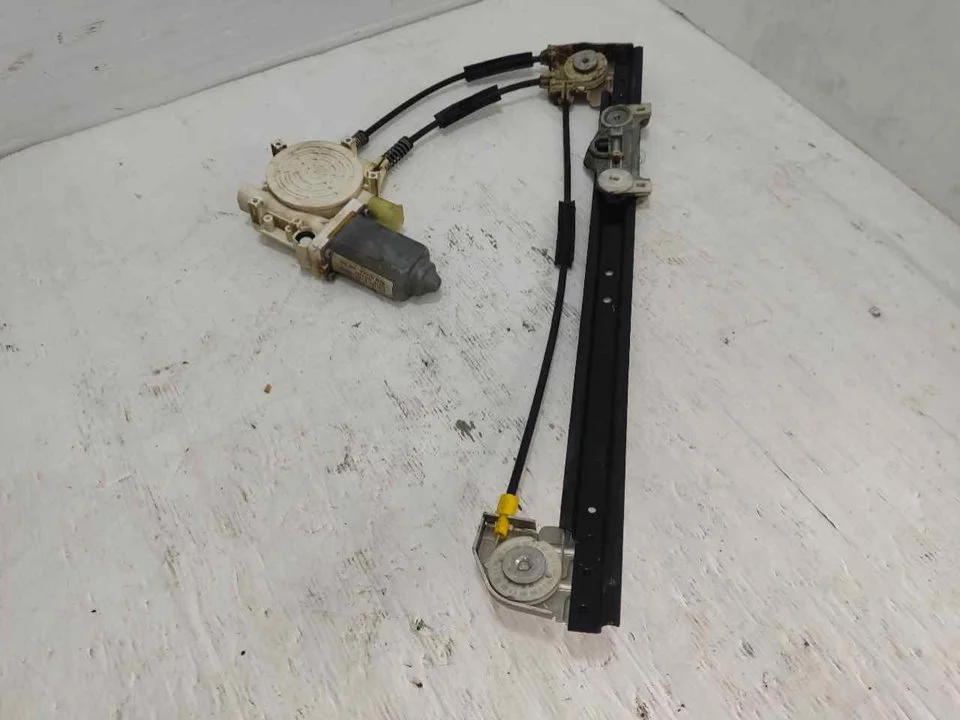 Foto de ELEVALUNAS TRASERO DERECHO BMW SERIE 5 BERLINA (E39) 2.5 24V CAT (170 CV / 125 KW) referencia 67628360512