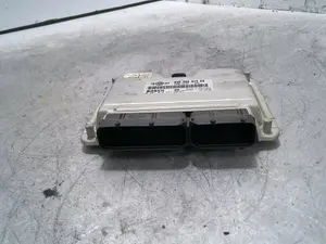 Foto de CENTRALITA MOTOR UCE VOLKSWAGEN PASSAT BERLINA (3B3) 1.9 TDI (101 CV / 74 KW) referencia 038906019EB