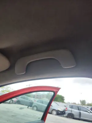 Foto de ASIDERO TECHO DELANTERO DERECHO RENAULT CLIO III 1.5 dCi Diesel CAT (86 CV / 63 KW)