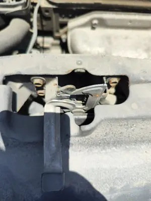 Foto de CERRADURA CAPO HONDA CIVIC AERODECK (MB/MC) 1.6 CAT (D 16 B 2) (116 CV / 85 KW)