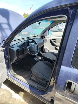 Foto de GOMAS CONTORNO PUERTA OPEL COMBO (CORSA C) 1.3 16V CDTI CAT (Z 13 DT / LN9) (69 CV / 51 KW)
