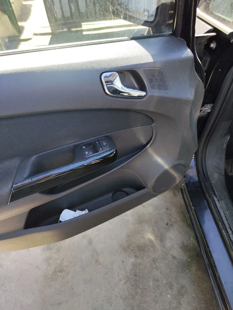 Foto de ELEVALUNAS DELANTERO IZQUIERDO OPEL CORSA D 1.2 16V CAT (Z 12 XEP / LB4) (80 CV / 59 KW)