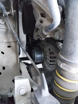 Foto de ALTERNADOR CITROEN C4 CACTUS 1.2 12V VTi (82 CV / 60 KW) referencia 9806007480