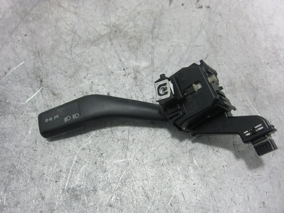 Foto de MANDO INTERMITENTES SEAT LEON (1P1) 1.9 TDI (105 CV / 77 KW) referencia 1K0953513