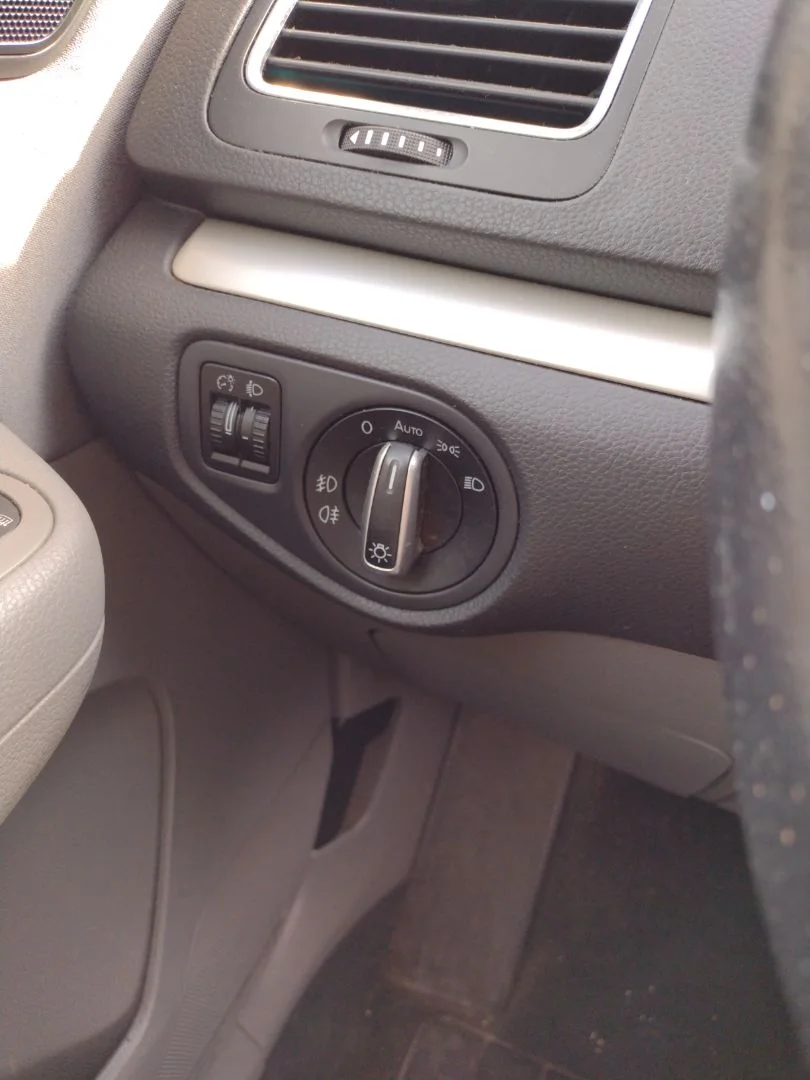Foto de MANDO LUCES SEAT ALHAMBRA (710) 2.0 TDI (140 CV / 103 KW)