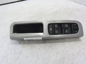 Foto de MANDO ELEVALUNAS DELANTERO IZQUIERDO VOLVO S40 BERLINA 2.5 20V Turbo CAT (220 CV / 162 KW) referencia 8679666