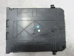 Foto de CAJA RELES / FUSIBLES CITROEN C-ELYSÉE 1.6 HDi FAP (92 CV / 68 KW) referencia 9807531680 foto 4
