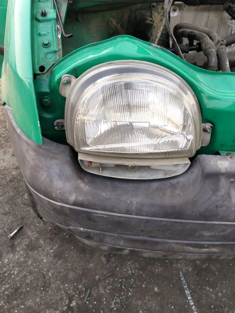 Foto de FARO DERECHO RENAULT TWINGO I (C06) 1.2 (58 CV / 43 KW)
