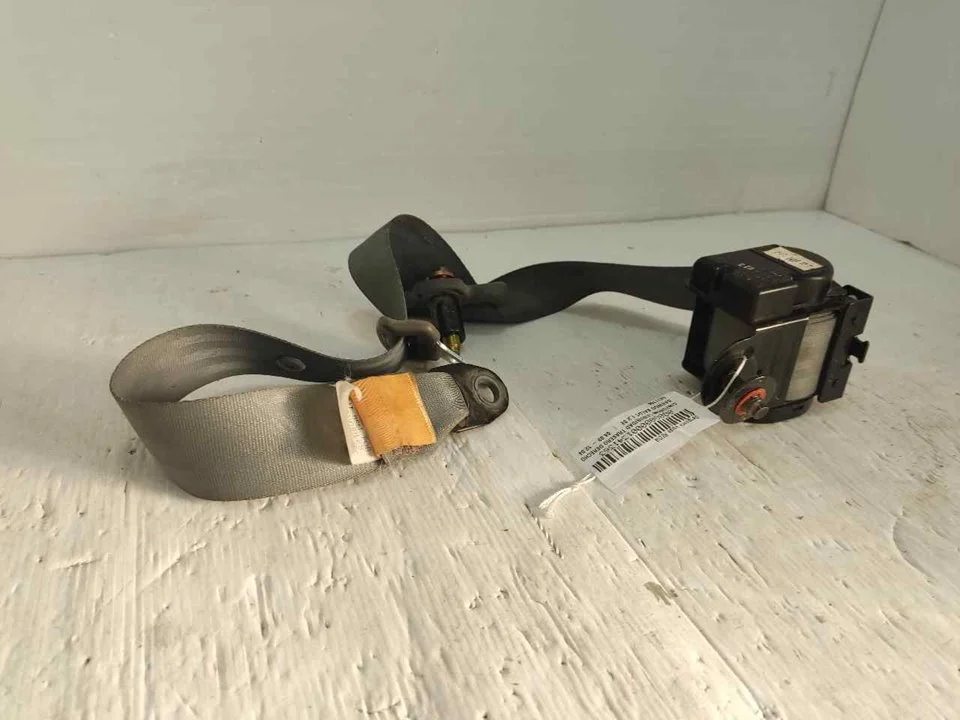 Foto de CINTURON SEGURIDAD TRASERO DERECHO DAEWOO KALOS 1.2 CAT (72 CV / 53 KW) referencia 0431156