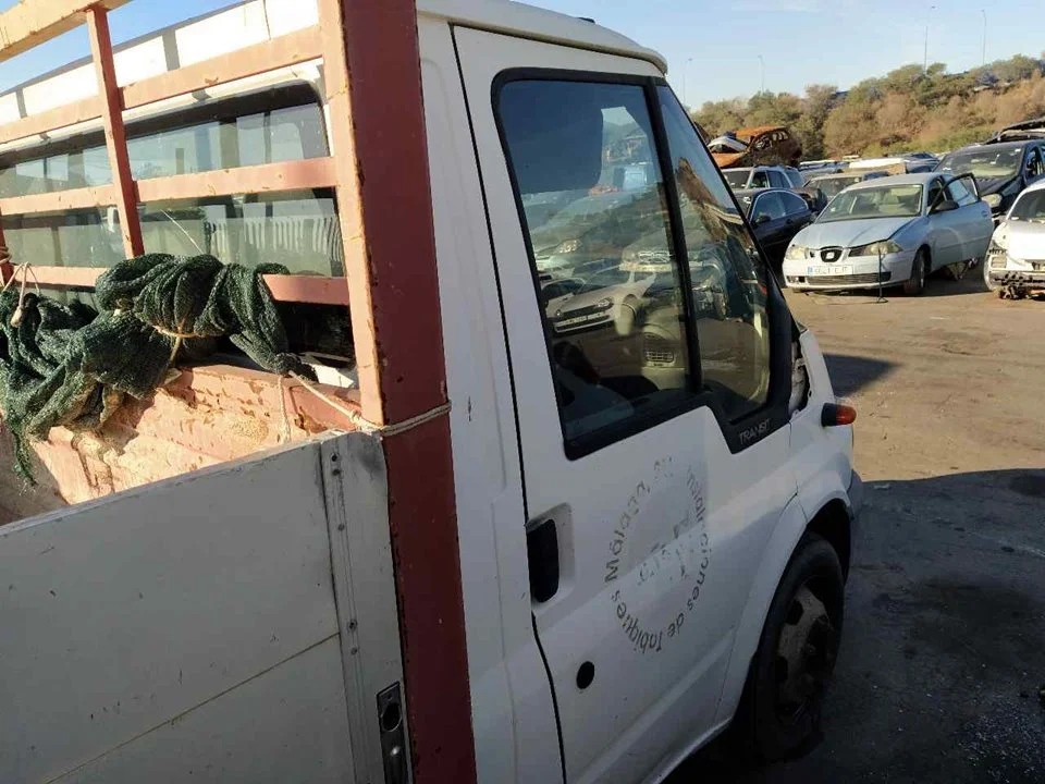 Foto de PUERTA DELANTERA DERECHA FORD TRANSIT CAJA ABIERTA (FY) 2.4 TDE CAT (120 CV / 88 KW)