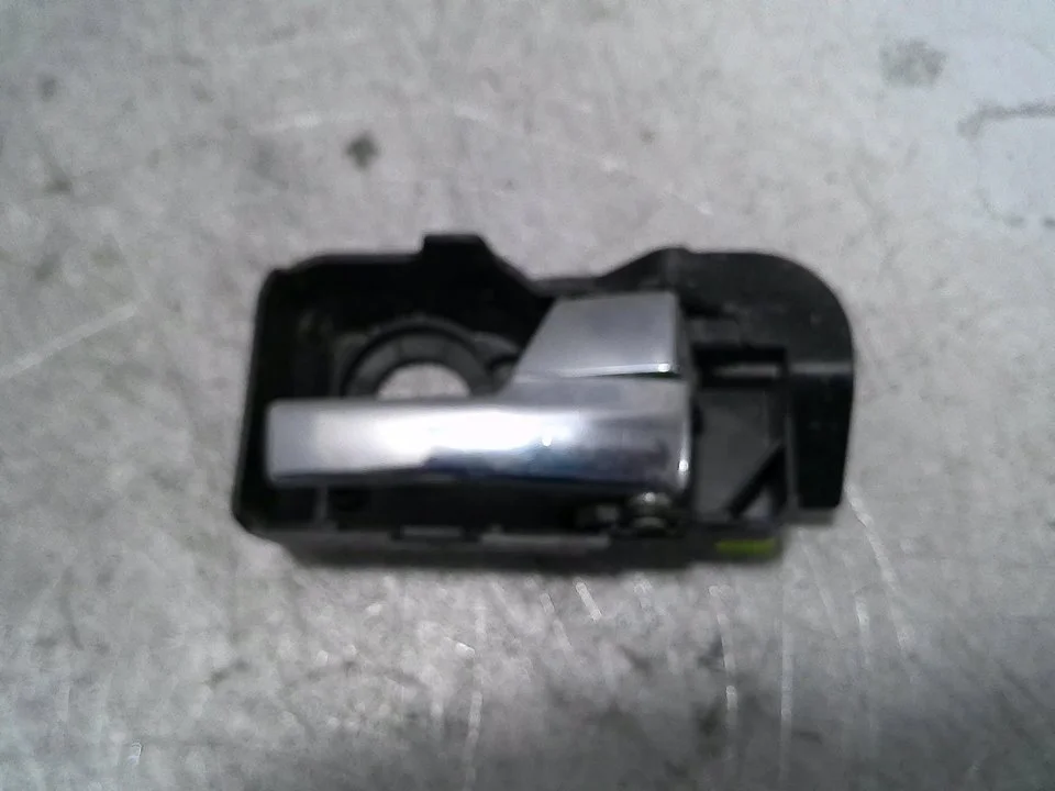 Foto de MANETA INTERIOR TRASERA DERECHA FORD MONDEO TURNIER (GE) 2.0 TDCi CAT (131 CV / 96 KW) referencia 1S71F22600A