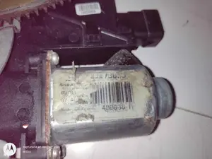 Foto de ELEVALUNAS DELANTERO IZQUIERDO OPEL CORSA C 1.3 16V CDTI CAT (Z 13 DT / LN9) (69 CV / 51 KW) referencia 13222283 foto 4