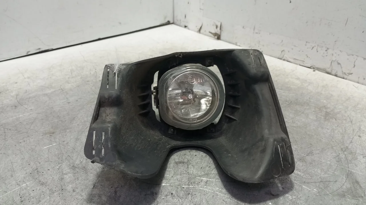 Foto de FARO ANTINIEBLA IZQUIERDO FIAT III FIORINO (225) 1.3 16V JTD CAT (75 CV / 55 KW) referencia 01356651080