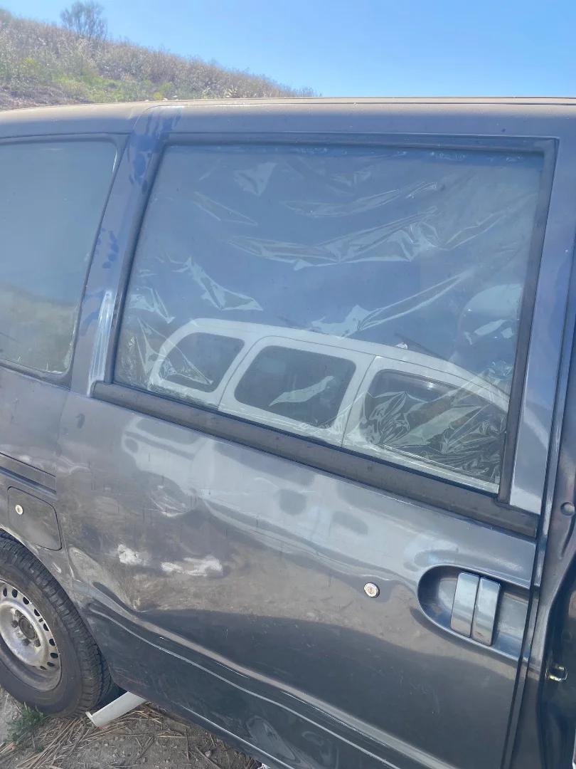 Foto de PUERTA TRASERA DERECHA NISSAN SERENA (C23M) 2.3 Diesel (75 CV / 55 KW)