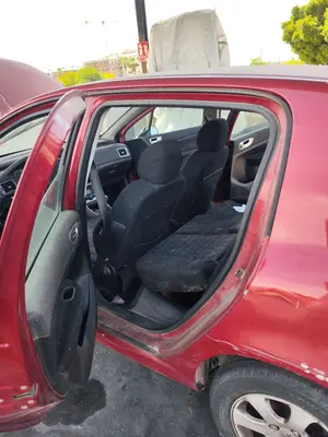 Foto de GOMAS CONTORNO PUERTA PEUGEOT 307 (S1)(04.2001) 1.6 16V CAT (109 CV / 80 KW)