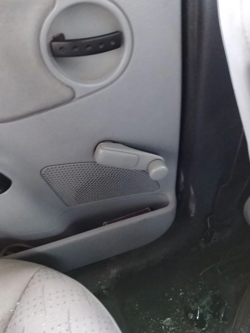 Foto de MANETA ELEVALUNAS TRASERA IZQUIERDA CITROEN C3 1.4 HDi (68 CV / 50 KW)