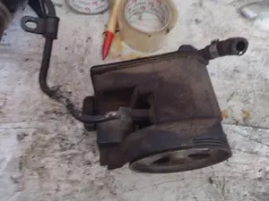 Foto de BOMBA DIRECCION PEUGEOT 206 CC CABRIO-COUPÉ referencia 9637058480 foto 3