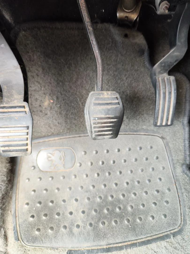 Foto de PEDAL FRENO FORD FIESTA (CBK) 1.4 TDCi CAT (68 CV / 50 KW)