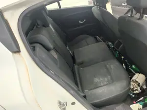 Foto de CINTURON SEGURIDAD TRASERO DERECHO RENAULT MEGANE III BERLINA 5P 1.5 dCi Diesel CAT (86 CV / 63 KW)