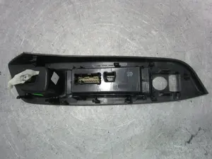 Foto de MANETA ELEVALUNAS DELANTERA IZQUIERDA NISSAN MICRA (K14) 0.9 CAT (90 CV / 66 KW) referencia 809615FA5A foto 3