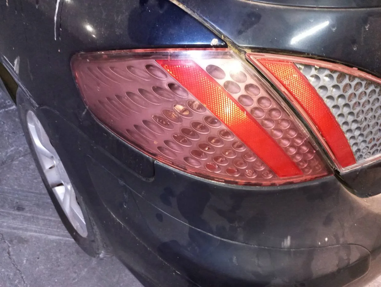 Foto de PILOTO TRASERO IZQUIERDO PEUGEOT 307 CC CABRIO-COUPÉ (S2)