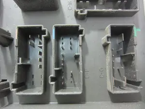 Foto de CAJA RELES / FUSIBLES FORD FOCUS BERLINA (CAK) 1.6 16V CAT (101 CV / 74 KW) referencia 2M5T14A073AB foto 3