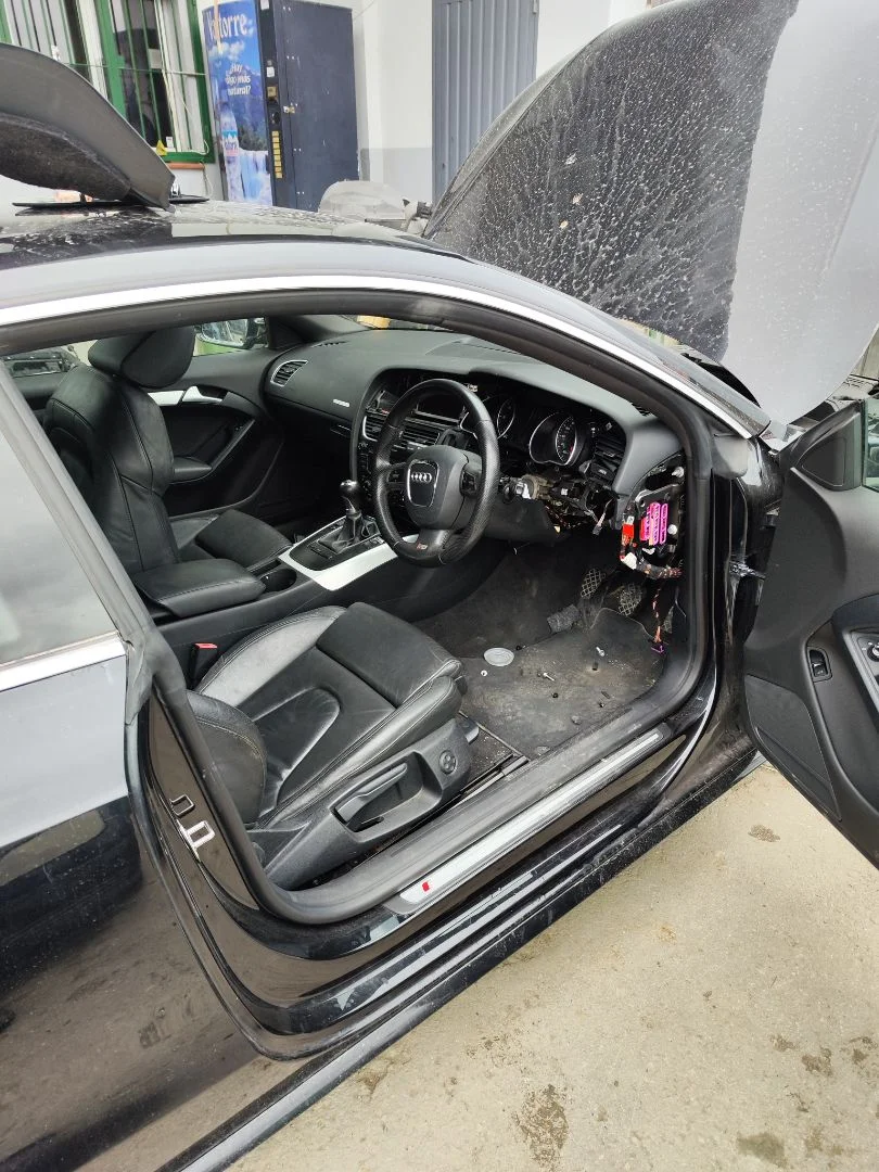 Foto de GOMAS CONTORNO PUERTA AUDI A5 COUPE (8T) 2.0 16V TDI (170 CV / 125 KW)