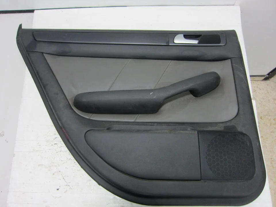 Foto de GUARNECIDO PUERTA TRASERA IZQUIERDA AUDI ALLROAD QUATTRO QUATTRO (4B5) 2.5 V6 24V TDI (180 CV / 132 KW) referencia 4B0863981A
