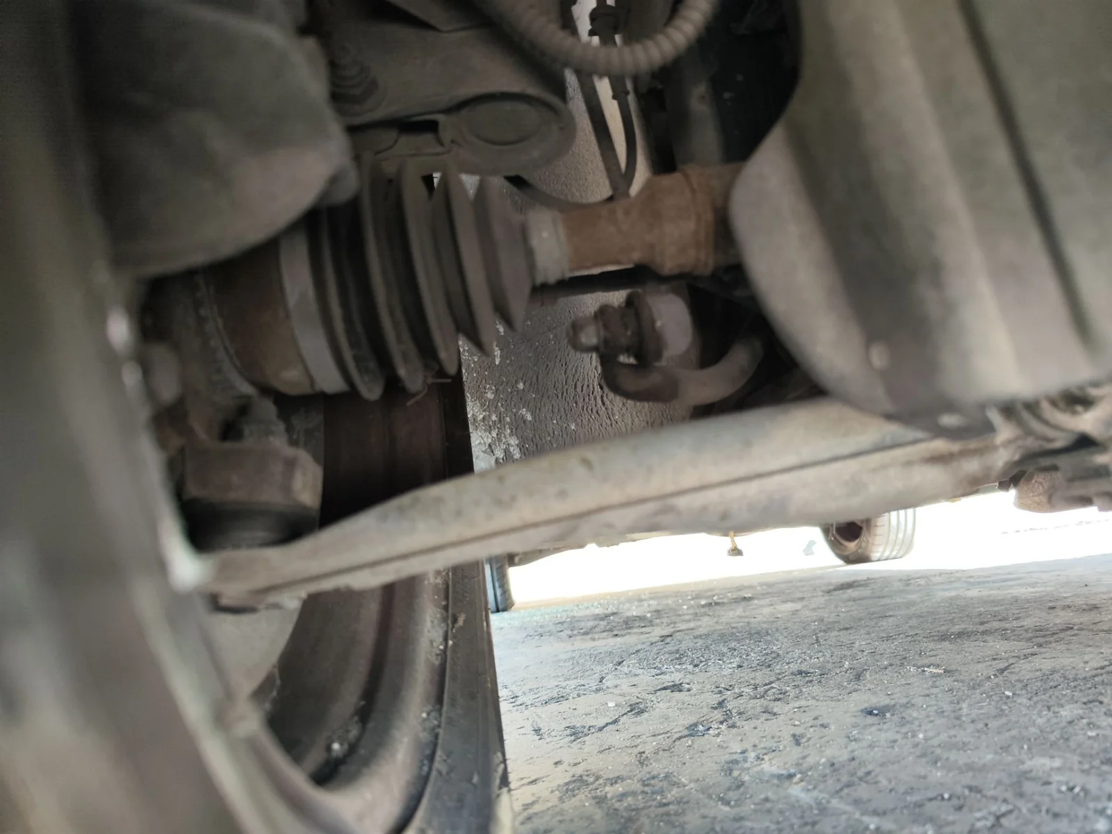 Foto de TRANSMISION DELANTERA DERECHA VOLVO S40 BERLINA 1.6 CAT (109 CV / 80 KW)