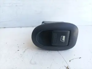 Foto de MANDO ELEVALUNAS TRASERO IZQUIERDO PEUGEOT 406 BERLINA (S1/S2) referencia 25943