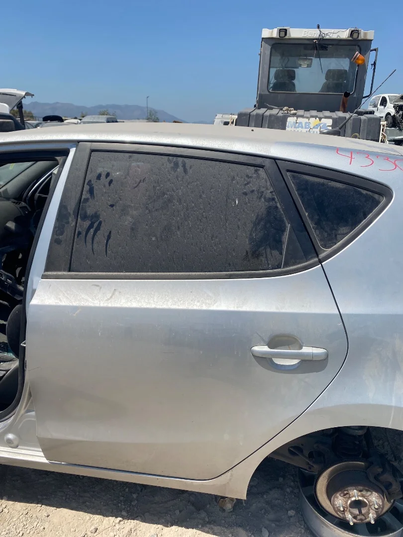 Foto de PUERTA TRASERA IZQUIERDA HYUNDAI I30 (FD) 1.4 CAT (109 CV / 80 KW)