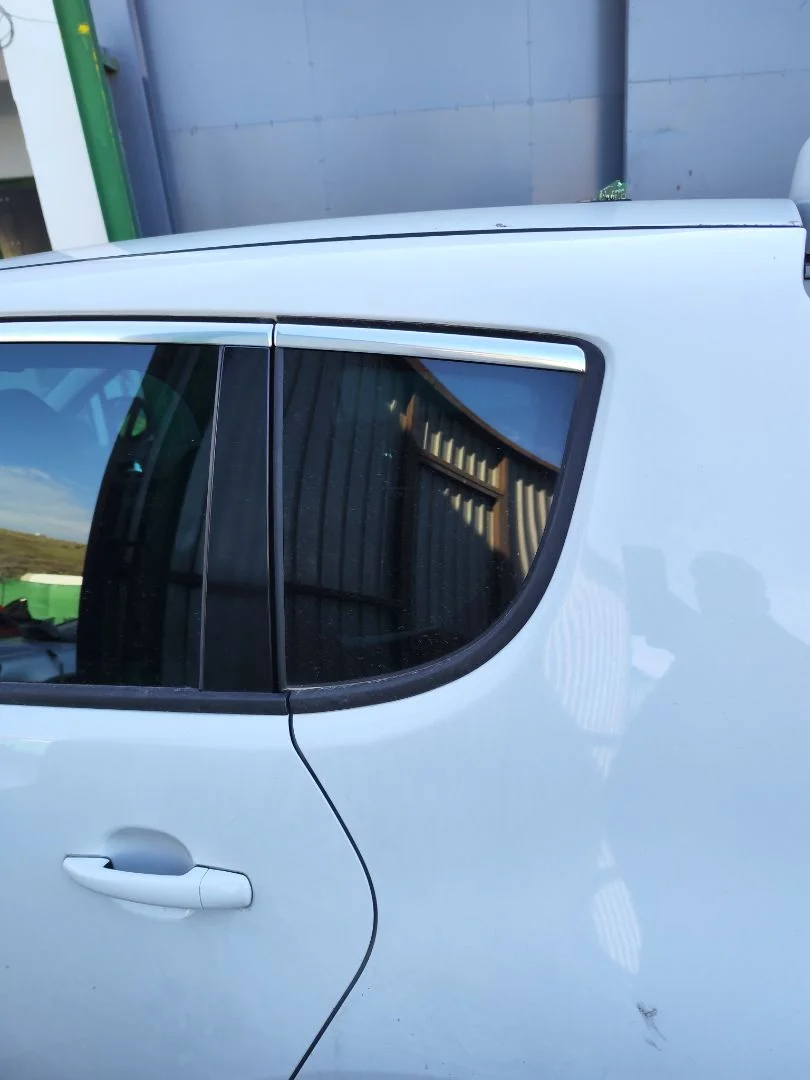 Foto de LUNA CUSTODIA TRASERA IZQUIERDA PEUGEOT 3008 1.6 Blue-HDI FAP (120 CV / 88 KW)
