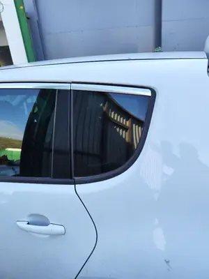 Foto de LUNA CUSTODIA TRASERA IZQUIERDA PEUGEOT 3008 1.6 Blue-HDI FAP (120 CV / 88 KW)