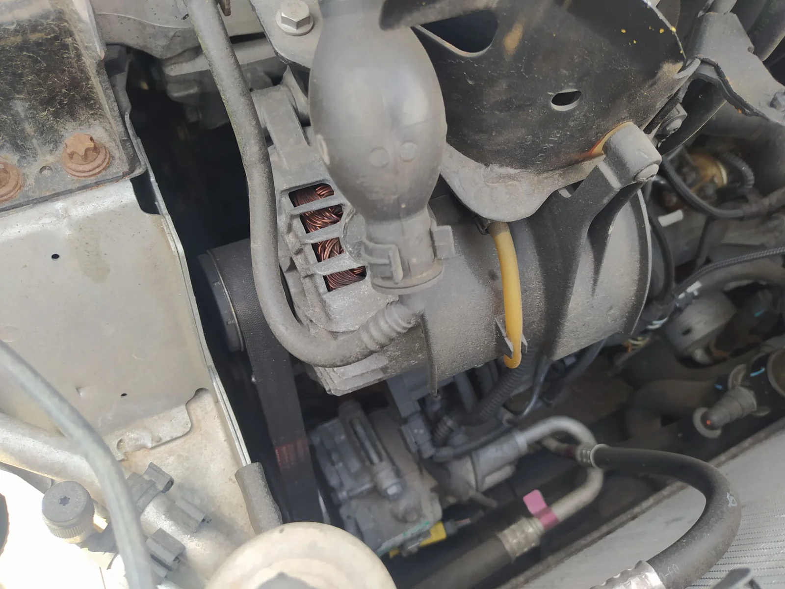 Foto de ALTERNADOR PEUGEOT 308 SW 2.0 16V HDi FAP CAT (RHR / DW10BTED4) (136 CV / 100 KW)