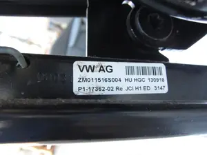 Foto de JUEGO ASIENTOS COMPLETO VOLKSWAGEN GOLF VII BERLINA (BQ1/BE2) 1.6 TDI (116 CV / 85 KW) referencia 5Q4881106Q foto 9