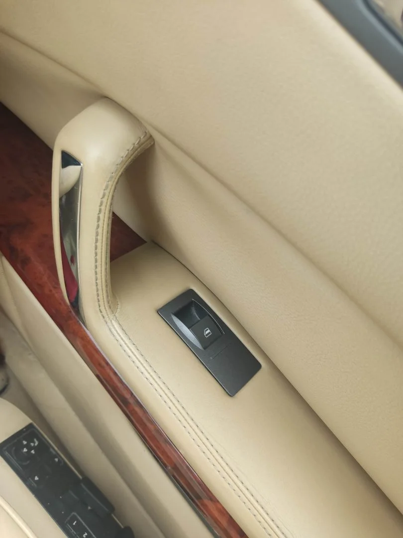 Foto de MANDO ELEVALUNAS DELANTERO DERECHO VOLKSWAGEN PHAETON (3D2/3D8) 6.0 W12 48V CAT (BAN) (420 CV / 309 KW) referencia 3D0959858E