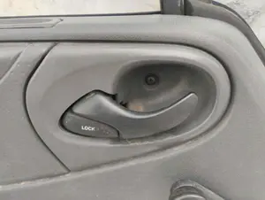 Foto de MANETA INTERIOR DELANTERA IZQUIERDA FORD TRANSIT FURGÓN MEDIO (FY) 2.4 TDE CAT (90 CV / 66 KW)