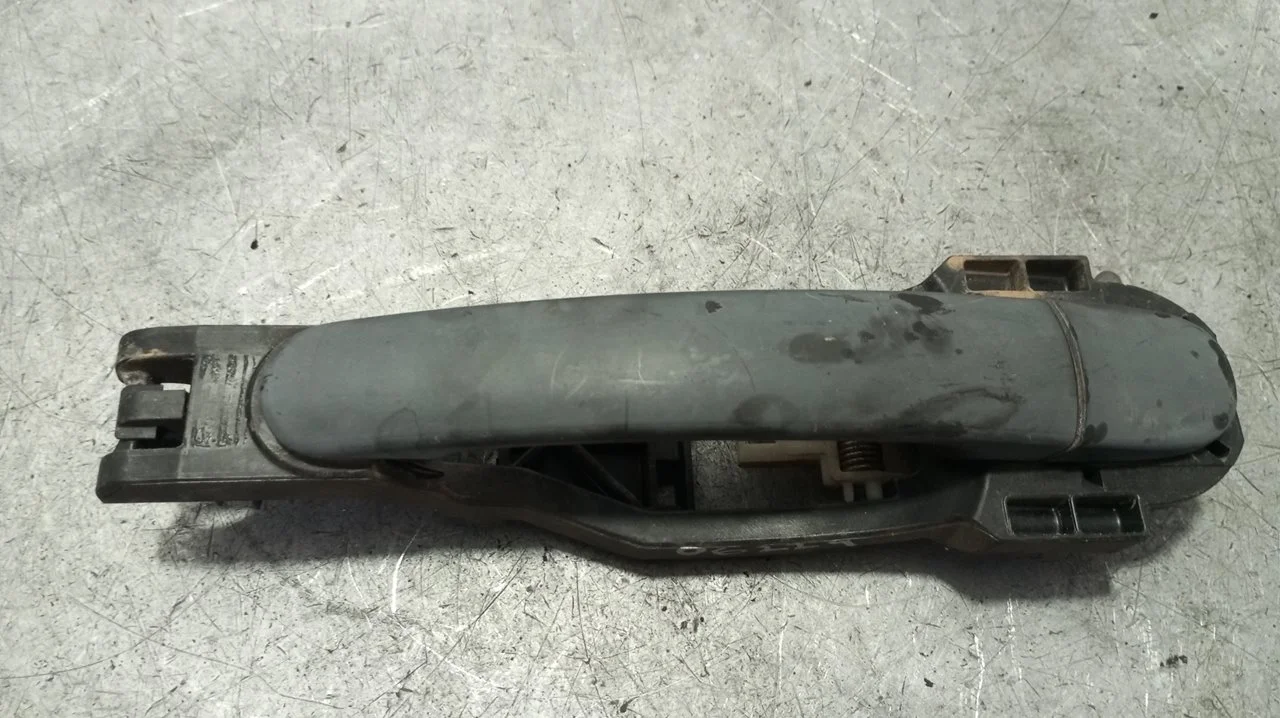 Foto de MANETA EXTERIOR DELANTERA DERECHA SEAT TOLEDO (5P2) 1.9 TDI (105 CV / 77 KW) referencia 5P0837886