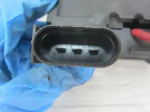 Foto de CAJA RELES / FUSIBLES VOLKSWAGEN GOLF IV BERLINA (1J1)(10.1997) 1.6 16V (105 CV / 77 KW) referencia 1J0937550 foto 4