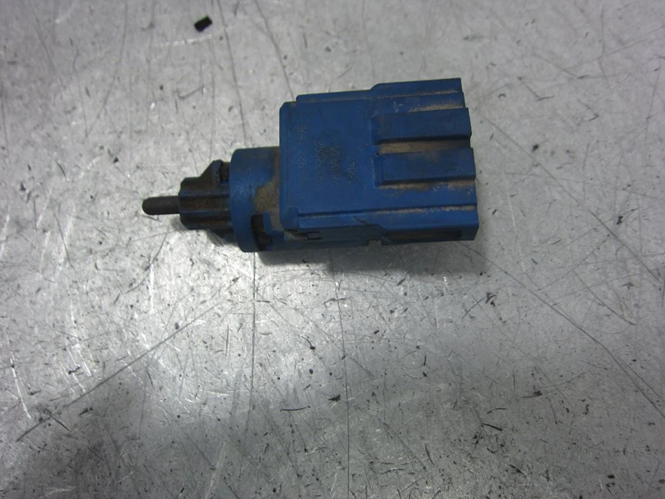 Foto de INTERRUPTOR VOLKSWAGEN POLO IV (9N1) referencia 1J0927189E