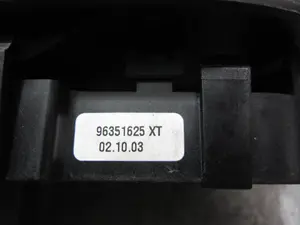Foto de MANDO ELEVALUNAS DELANTERO DERECHO PEUGEOT 307 (S1)(04.2001) 1.4 HDi (68 CV / 50 KW) referencia 96351625XT foto 2
