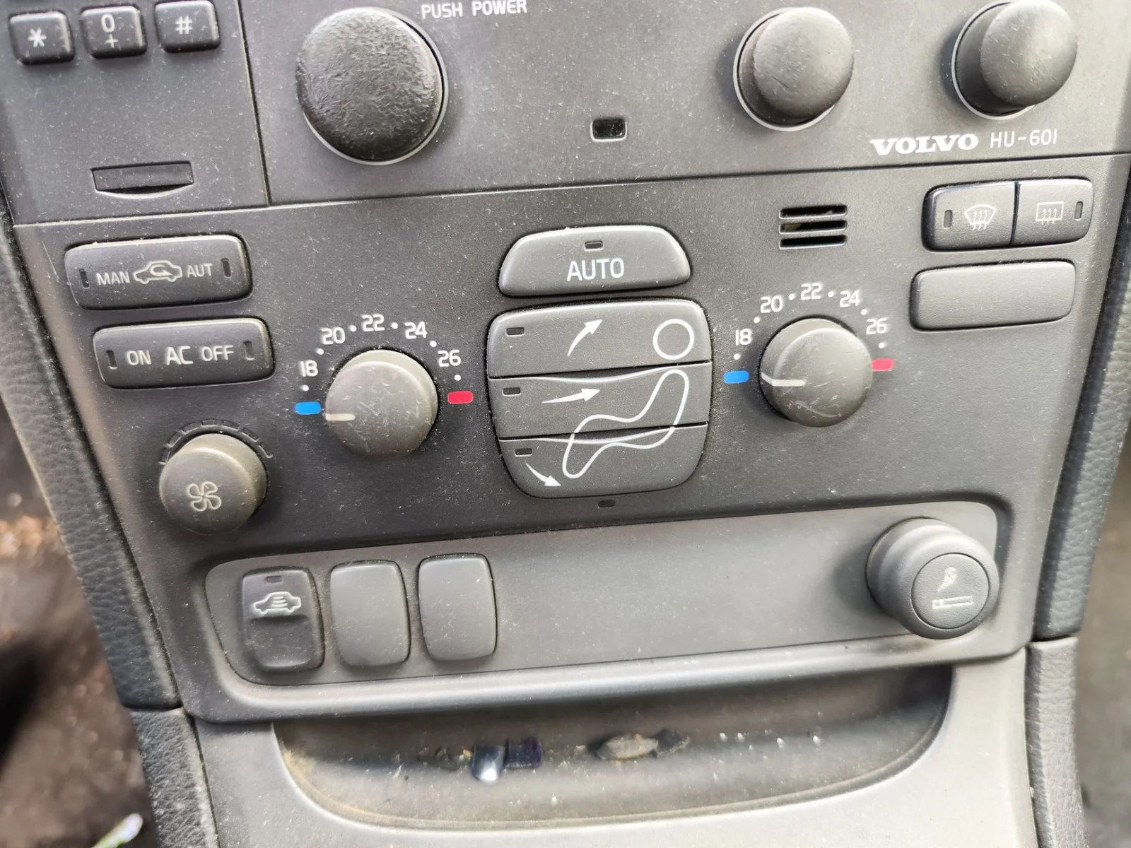 Foto de MANDO CALEFACCION / AIRE ACONDICIONADO VOLVO S80 BERLINA 2.4 CAT (140 CV / 103 KW)