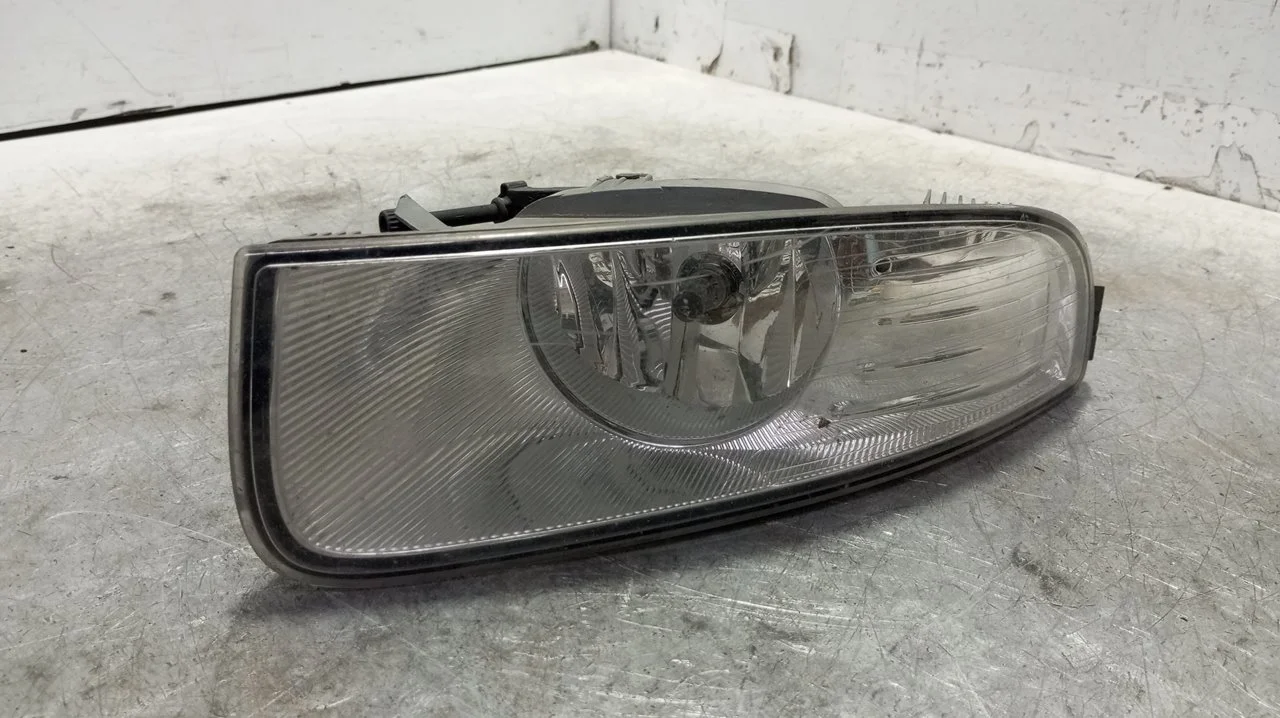 Foto de FARO ANTINIEBLA DERECHO SKODA SUPERB (3T4) 2.0 TDI DPF (170 CV / 125 KW) referencia 3T0941699
