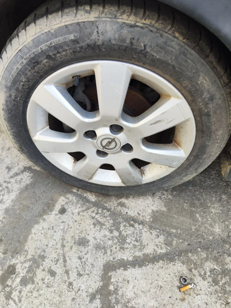 Foto de LLANTA OPEL CORSA C 1.2 16V CAT (Z 12 XEP / LB4) (80 CV / 59 KW)