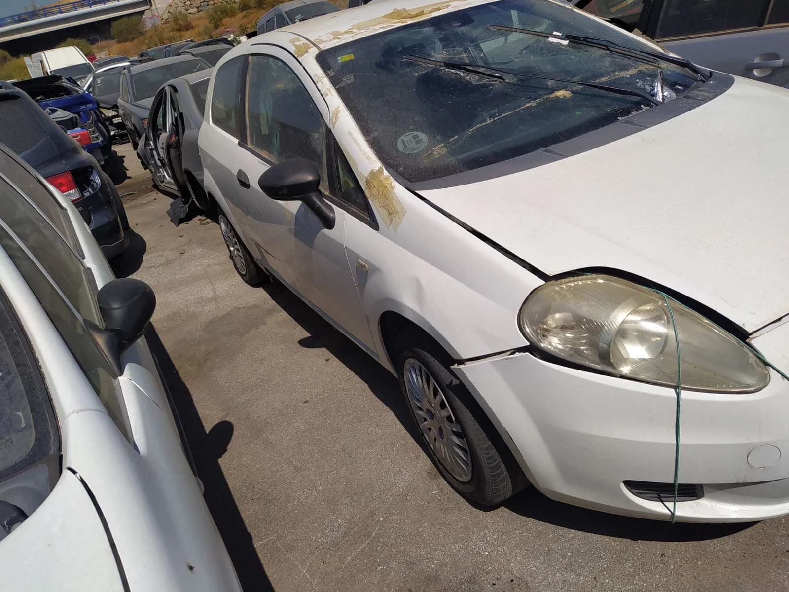 Foto de ALETA DELANTERA DERECHA FIAT GRANDE PUNTO (199) 1.3 16V JTD CAT (75 CV / 55 KW) referencia 6000630349