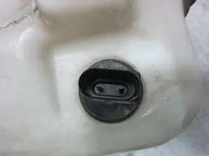 Foto de DEPOSITO LIMPIA SEAT LEON (1M1) 1.8 20V (125 CV / 92 KW) referencia 1J0955453N foto 3