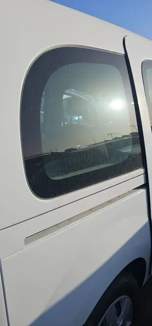 Foto de LUNA CUSTODIA TRASERA DERECHA RENAULT KANGOO II (F/KW0) 1.5 dCi Diesel FAP (90 CV / 66 KW)